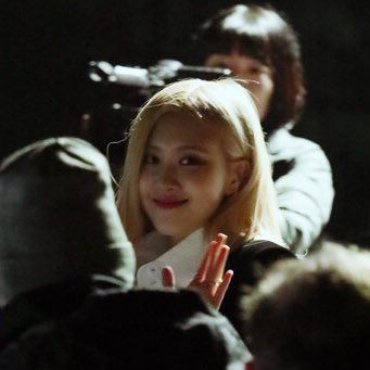 ⠀⠀⠀click on the chipmunk!⠀ ⠀⠀⠀⠀⠀⠀⠀⠀