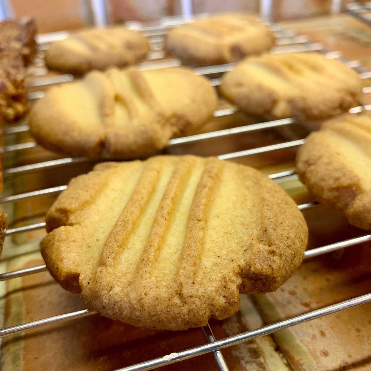 nikkilewisphoto's tweet photo. A family birthday this weekend!
#forkbiscuits #maryberry #recipe #birthdayweekend #birthday #celebration #nikkilewisphotography #nikkilewisphotos #hertfordshire #herts #hertslife #isolationlife #isolationbaking #isolationphotography #baking #bakingfromscratch #bakinglove https://t.co/7Xd6R1jtkx