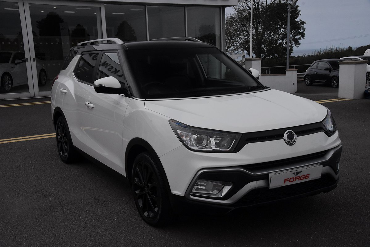 forge_aberaeron's tweet photo. 16/66 SsangYong Tivoli XLV ELX 1.6 5dr SUV 6 Speed Manual Diesel 
Compromising of a white body with a black roof.
Black leather interior 
7372 Miles
Call one of our Sales Team for further information
☎️ 01545 570291
📧 sales@forge.uk.com
💻 https://t.co/vCE5VesXN5 https://t.co/pKwaEu7UT2