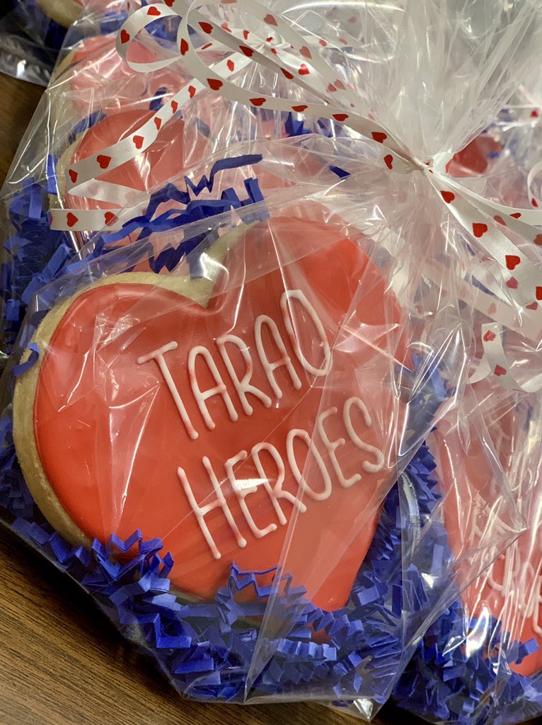 TaraOaks_ES's tweet photo. We appreciate and honor our nurse, police officer, bus drivers, crossing guards, and all who make our school so special. Thank you! #PatriotDay2020 #TaraOHeroes https://t.co/SJ8jawywRU
