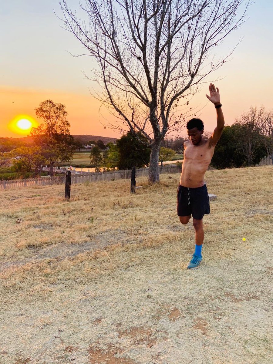 giftofdistance's tweet photo. If you are working on something exciting that you really care about, you don’t have to be pushed. The vision pulls you. #WaistSizeDistanceWeekly #FetchYourBody2020 #RunningWithTumiSole #TGIF #Eveningrun https://t.co/F6SPPYyORR