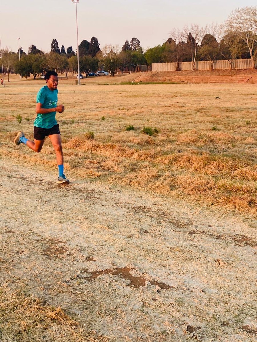 giftofdistance's tweet photo. If you are working on something exciting that you really care about, you don’t have to be pushed. The vision pulls you. #WaistSizeDistanceWeekly #FetchYourBody2020 #RunningWithTumiSole #TGIF #Eveningrun https://t.co/F6SPPYyORR