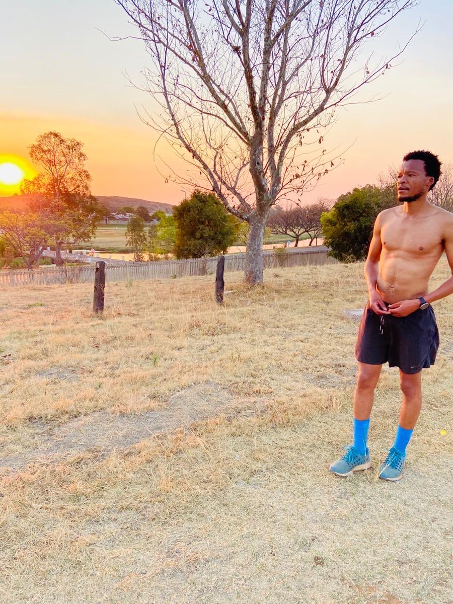 giftofdistance's tweet photo. If you are working on something exciting that you really care about, you don’t have to be pushed. The vision pulls you. #WaistSizeDistanceWeekly #FetchYourBody2020 #RunningWithTumiSole #TGIF #Eveningrun https://t.co/F6SPPYyORR