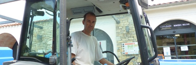 JeanLucBonnin's tweet photo. Hollandais et ingénieur en micro-électronique, il est le nouvel adhérent de la coop de Montpeyroux https://t.co/F4W6c67Tyb https://t.co/ZacER8uZ05