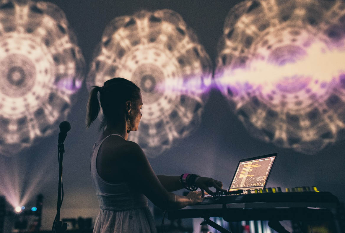 Earthdance's tweet photo. You'll love the guided meditation by sound healer/musician Divasonic, with compelling visuals by Michael Strauss - #Earthdance2020 2020 Vision Co-Manifestival on 9/19. Learn more and register for this free event here: https://t.co/BTDgDsmWyV
@Divasonic @Sunwarrior @AmmaHealing https://t.co/lBbEyeMYlP