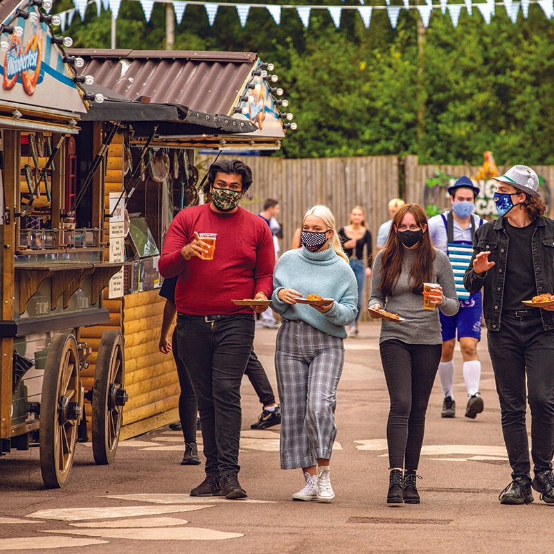 Thrillseekers, the awesome London Street Band will be performing live in our Festival Centre tonight from 5pm-8pm! 🤙 If you're visiting us today why not grab some delicious German food and drink and make your way to the heart of #Oktoberfest for some Bavarian beats🎼 #ThorpePark