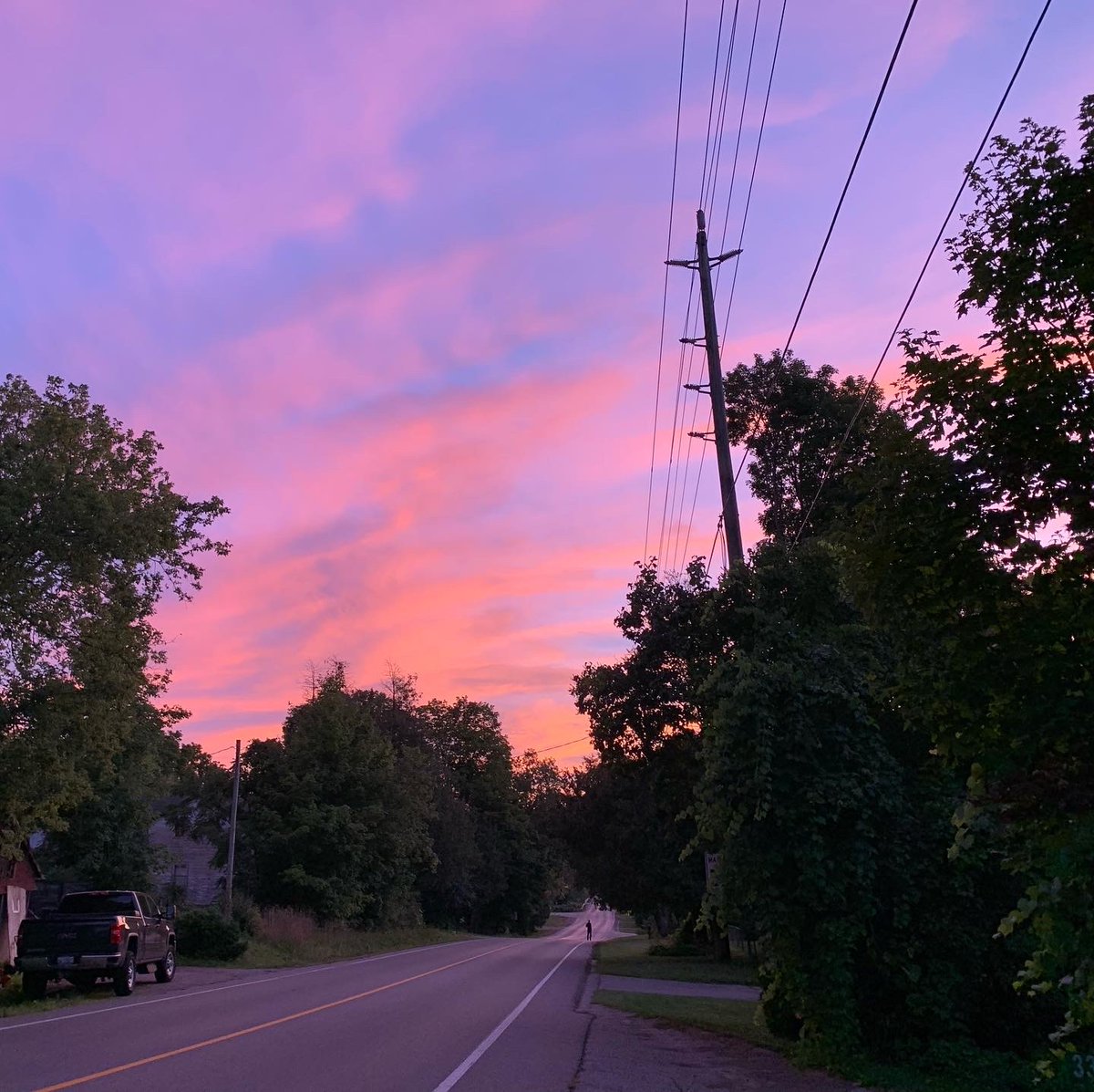 HiveCentreStay's tweet photo. When the brightly colored sky illuminates the #church in hues of pink and #purple. #crownchakra #sunset #clarington #durhamregion #yorkdurhamheadwaters #naturereflection #natureisthebestartist #artreflectinglife #changingnature https://t.co/kWs2OFj6PS