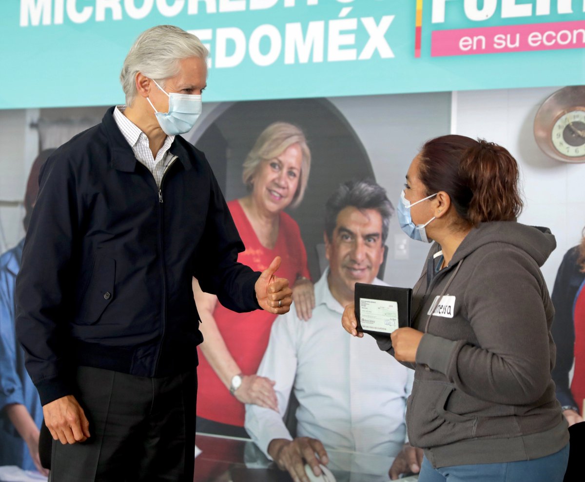 alfredodelmazo's tweet photo. Hoy entregamos el crédito 17 mil de nuestro programa #MicrocréditosEdoméx, esa fue nuestra meta y la estamos cumpliendo aquí en #CuautitlánIzcalli. https://t.co/G5NNfMCSaJ