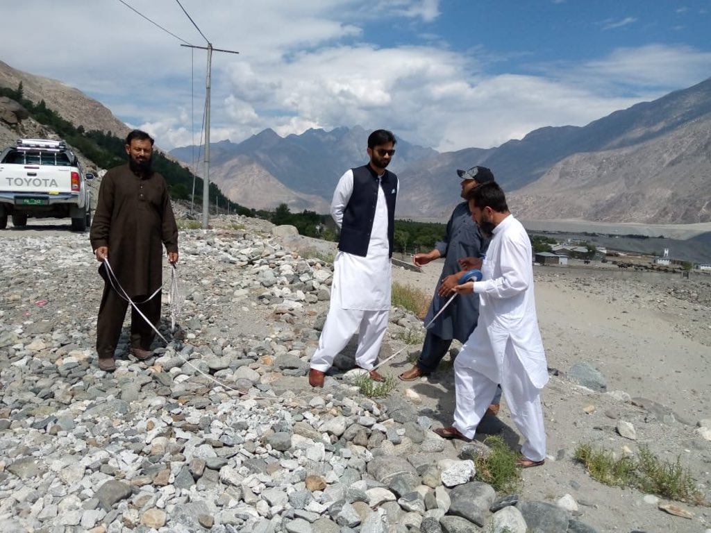 AJuglote's tweet image. AC Juglote visited field in order to verify compensation amount made against land acquired for different projects in Juglote.
Govt. being custodian of public money is ensuring fiscal discipline. 
#TeamGilgit serving the people
@DCGILGIT