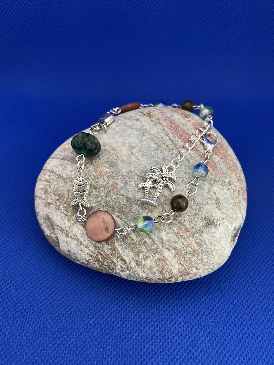 keisasjewellery's tweet photo. Inspiration on our doorstep has led to some new pieces being added , if you can’t go to the beach 🏖 bring some home to wear 😊 #shoplocal #shoponline #jewellerydesign #localbusiness #handemadewithlove #beach #handmade #bespoke #giftideas https://t.co/pZhUHRDBSD