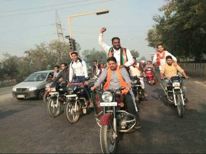 Sandeepgoelbjp's tweet photo. विकल्प मिलेंगे बहुत, मार्ग भटकाने के लिए ll संकल्प एक ही काफी है, मंजिल तक जाने के लिए ll
#Swami39
#SwamiVivekanand
#AatmaNirbharBharat https://t.co/VPkS0jeYTe