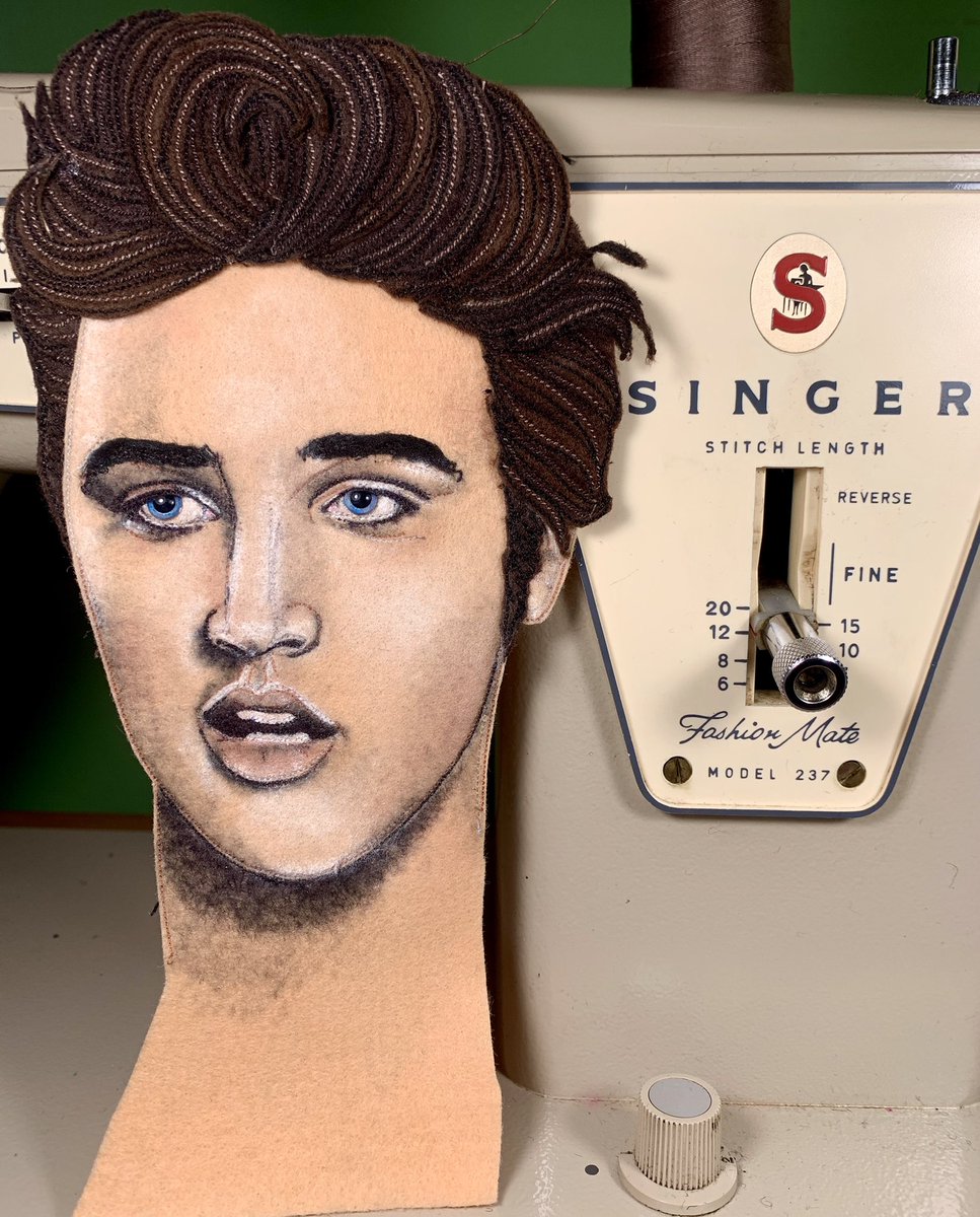 JaneSandersart's tweet photo. 2 GREAT SINGERS! BEEN SEWING ELVIS’ QUIFF @ElvisPresley #ElvisPresley #Elvis #elvisportrait @singersewinguk https://t.co/lKNQ8LJ1V2