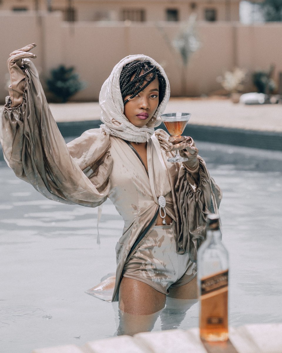 groovygc's tweet photo. Twice as Tall? 

Model: Angela Ranku 
Creative Direction: Rorisang Lu
Assistants: Becker Phokwe | @photosbyjunior https://t.co/NxYeHNh0T6