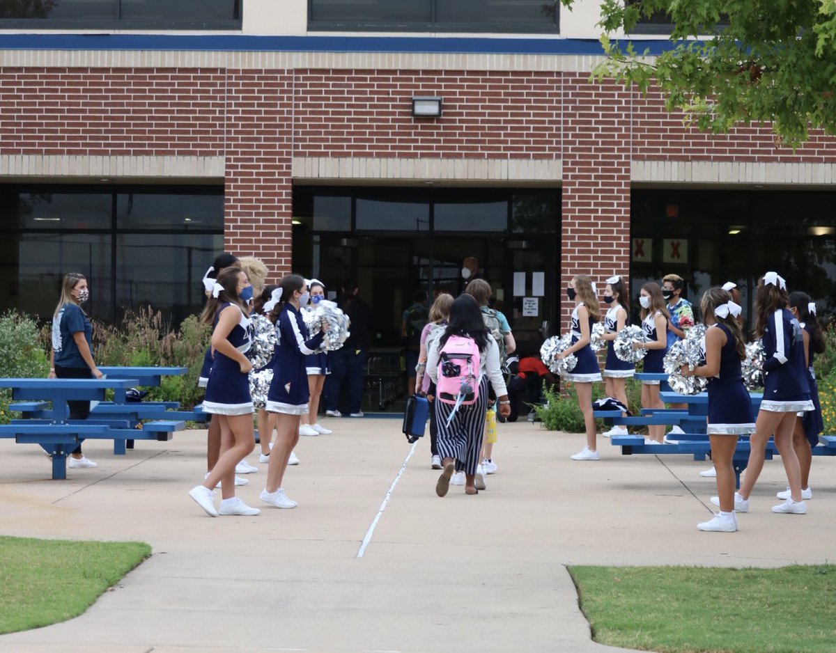 MurphyMiddle's tweet image. Thank you Murphy cheer for welcoming students back to Face2Face learning this week!!!
#PISDF2F #PISDPoweredbyLearning
