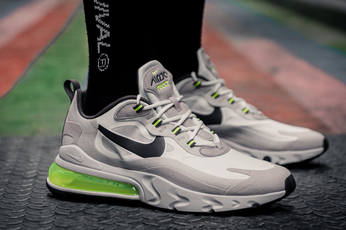Kicks Deals Canada On Twitter With It S Grey Base And Bright Pops Of Electric Green You Can Add Some Colour To Your Fits With This Great Colourway Of The Nike Air Max