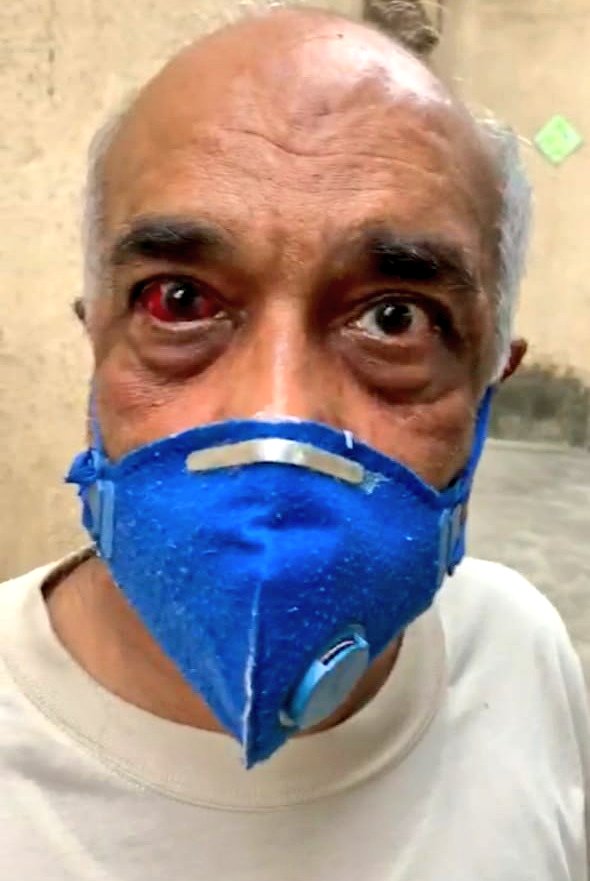 A retired naval officer was beaten by the Shiv Sena.. it's embarrassing. 
central govt.should interfare into this matter now .. president's rule should be imposed in maharashtra
#UddhavResignNow
#SenaAttacksVeteran