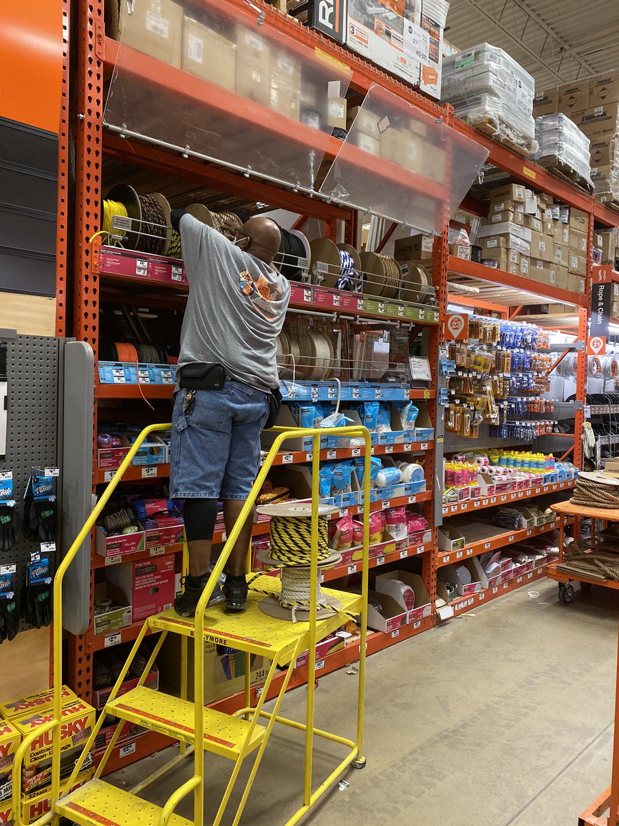 MET4639's tweet photo. Getting those bays packed out.  Great Job Vernon, aka Spider. @Rexie110 @Mikehd4639 https://t.co/uiYaG9HGyu