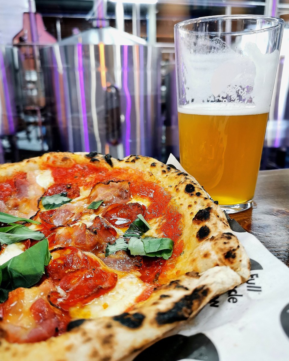 fullcirclebrew's tweet photo. Not a better way to start the weekend than enjoying some good beers and amazing pizza from @scream_pizza at the taproom!
π»π
#fullcirclebrewco #fullcircletap #screamforpizza #livingthescream #newcastleupontyne #eatdrinklocal #craftbeernewcastle #newcastlecraftbeer https://t.co/lxed0jqm3r