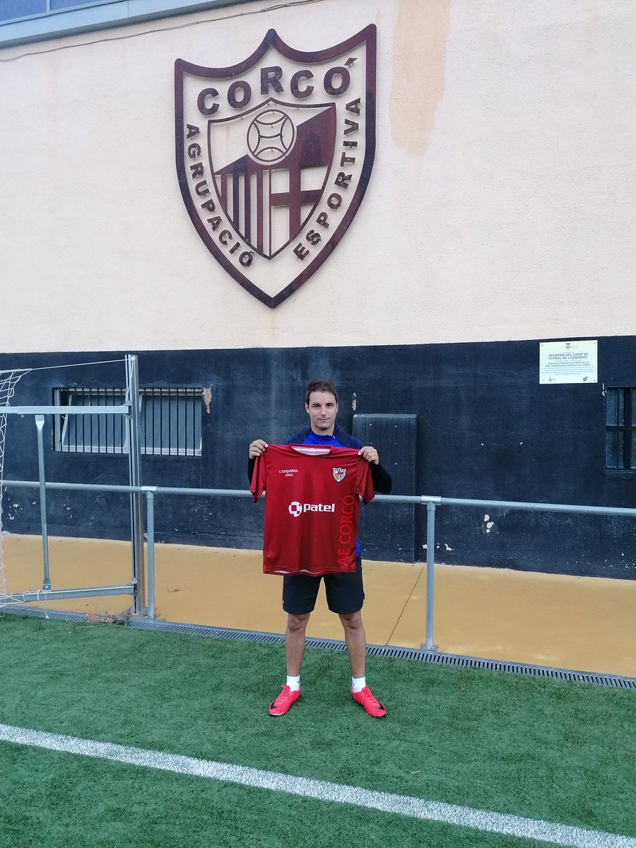 CORCO_AE's tweet photo. RENOVACIÓ! No és el corcó sense en MATEU MONTEIS per la banda esquerre. S'ha fet de rogar però finalment el tindrem una temporada més. https://t.co/Ne7LmhhjSh