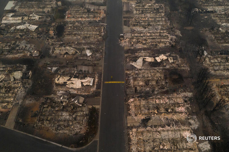 Around half a million people in Oregon evacuated as dozens of extreme, wind-driven wildfires scorched U.S. West Coast states, destroying thousands of homes and killing at least 16 people  https://reut.rs/2Fp953Z&nbsp; 1/3