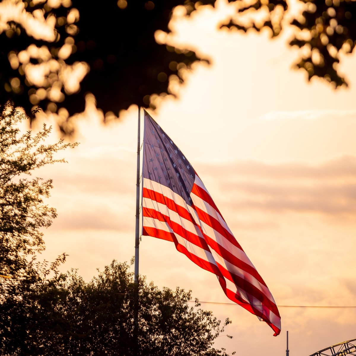 HardDriveParts's tweet photo. Never forget... 9.11.2001

#NeverForget #ThankYou #FirstResponders #Heroes https://t.co/9Ac484TmRl