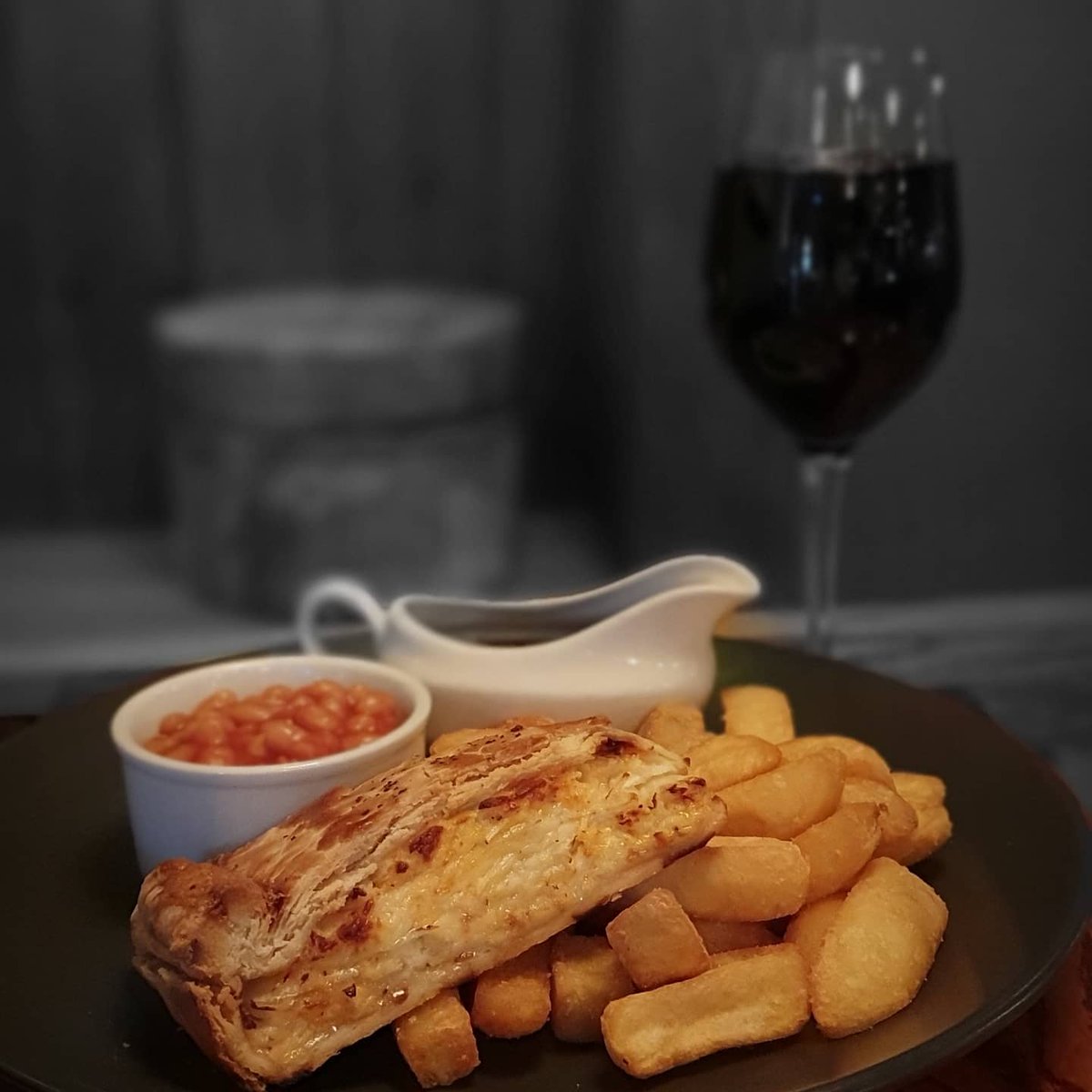 Rope_Anchor's tweet photo. π½FRIDAY NIGHT DINNERπ½
We still have tables available for tonight! Food served till 9pm
BOOK NOW!!!
βοΈ 0161 927 7901
#cheeseandonionpie #cheeseandonion #food #foodie #pubtea #publife #altrinchamhq #altrincham #dunhammassey #dunhamlife #eatout https://t.co/frathpY63o