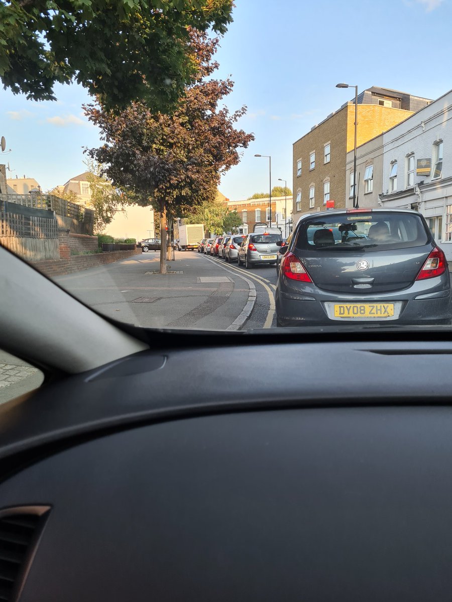 claire_camelo's tweet photo. Well done @hackneycouncil traffic in Northwold Rd bottle necking traffic how is this making a greener #hackney #morepollution @MzCharzy @lozzbozz84 @mayorofhackney #standstill https://t.co/7McKY82Cly