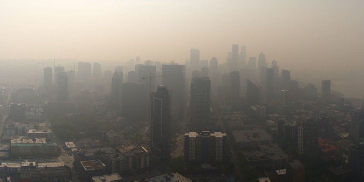 This is the current view from the <a href="/space_needle/">Space Needle</a> right now.

Stay safe. Be sure to keep doors and windows closed. Check air quality forecasts and monitors at wasmoke.blogspot.com 

#wawildfire #wawildfires 

Source:
spaceneedle.com/webcam/?panoTi…