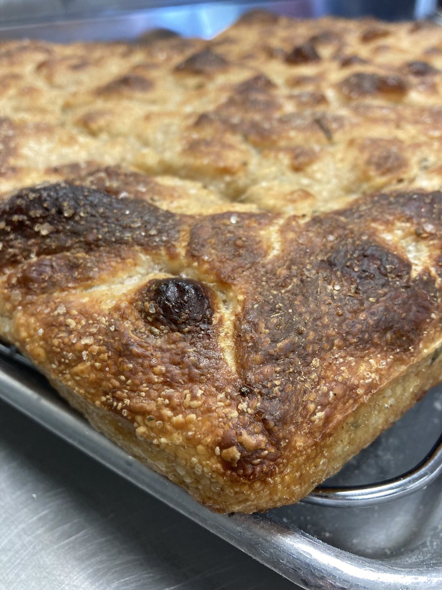 WyeastPizza's tweet photo. Bread freaks, don’t miss this weekend focaccia: potato/rosemary/whole wheat. Fragrant moist nutritious spectacular #artisan #bread #milwaukee #foodie #freakygood https://t.co/GOqa5384Dz