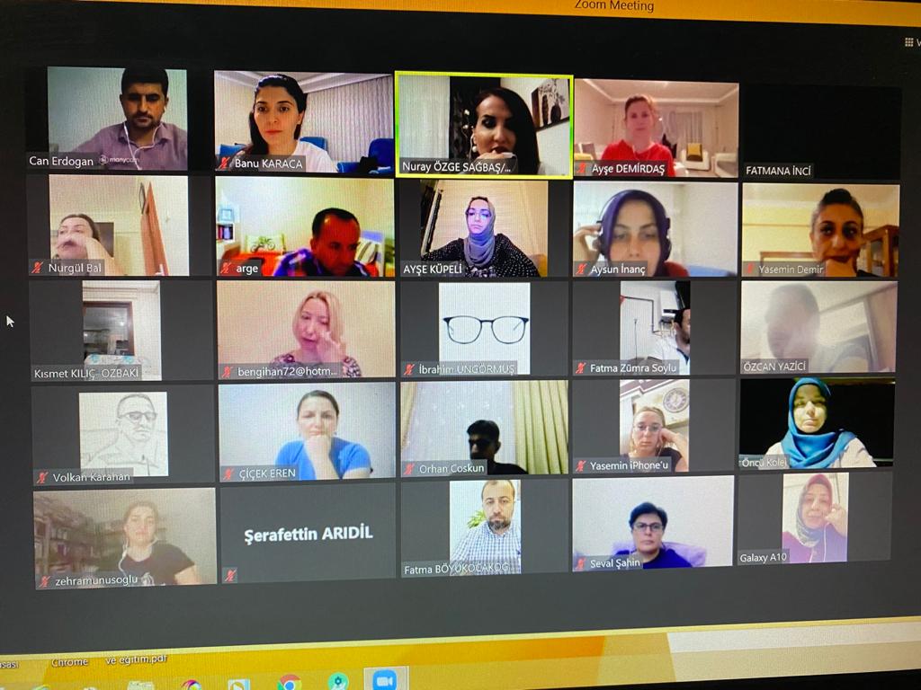 PursaklarMem's tweet photo. Uzaktan Eğitim sürecinde EBA kullanımı ve Web 2.0 Öğrenme Araçları eğitimi, ilçe MEM sn Mustafa KILIÇGİL'in lise öğretmenlerimizi selamlamasının ardından Can ERDOĞAN hocamızın sunumu ile başladı.

@tcmeb 
@adnanboyaci 
@turanakpinar 
@myildiz007 
@mustafakilicgil https://t.co/qvrwtaZ020