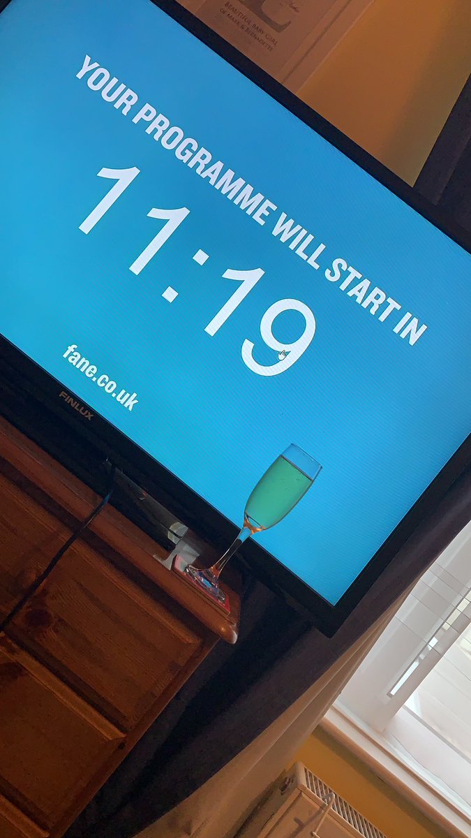 bernside15's tweet photo. Waiting patiently 🤩🤩🤩 @antanddec @radioleary #anaudiencewithantanddec https://t.co/GT4snw1VxQ