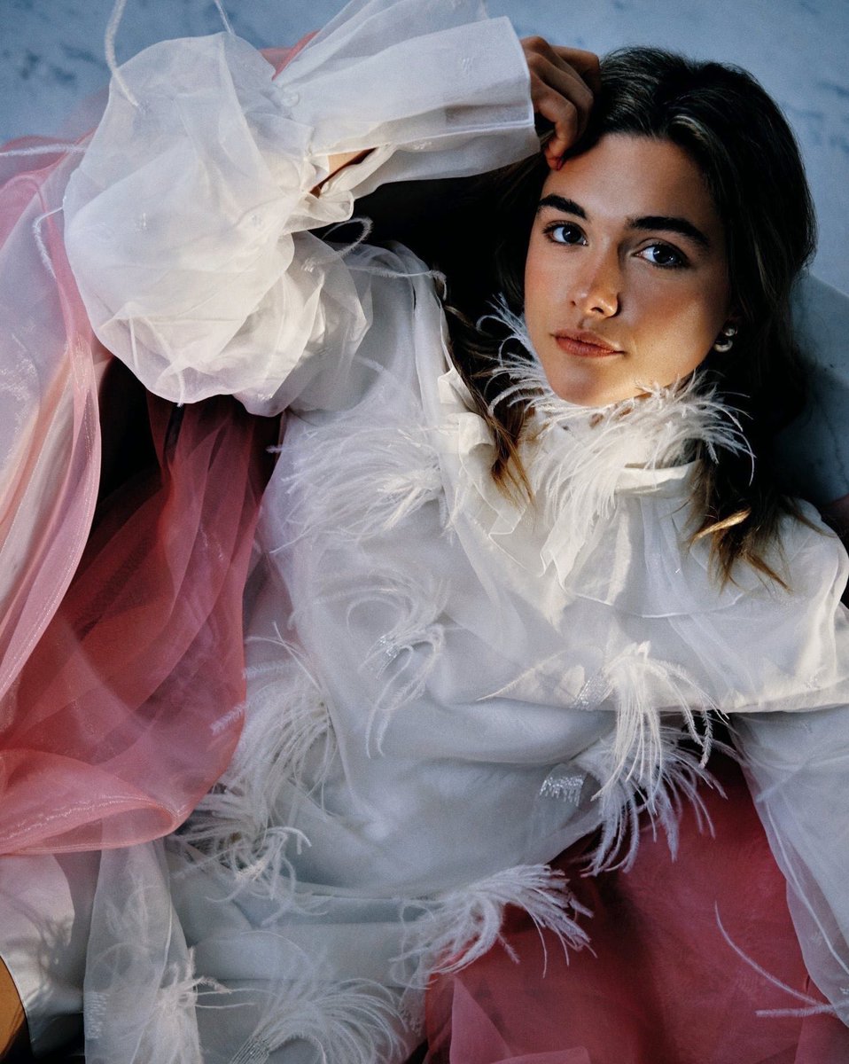 bestofpugh's tweet photo. BREAKING: Harry Styles joins Florence Pugh, Dakota Johnson and Chris Pine in Olivia Wilde’s psychological thriller ‘Don’t Worry Darling’ https://t.co/AYJY5HuiOs