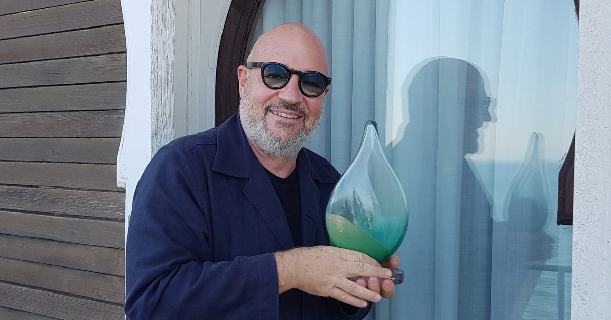 #Venezia77: #Notturno di Gianfranco Rosi conquista il #GreenDropAward 2020 di <a href="/GreenCrossItaly/">Green Cross Italia</a>, patrocinato da <a href="/minambienteIT/">minambienteIT</a> e <a href="/ENEAOfficial/">ENEA</a>