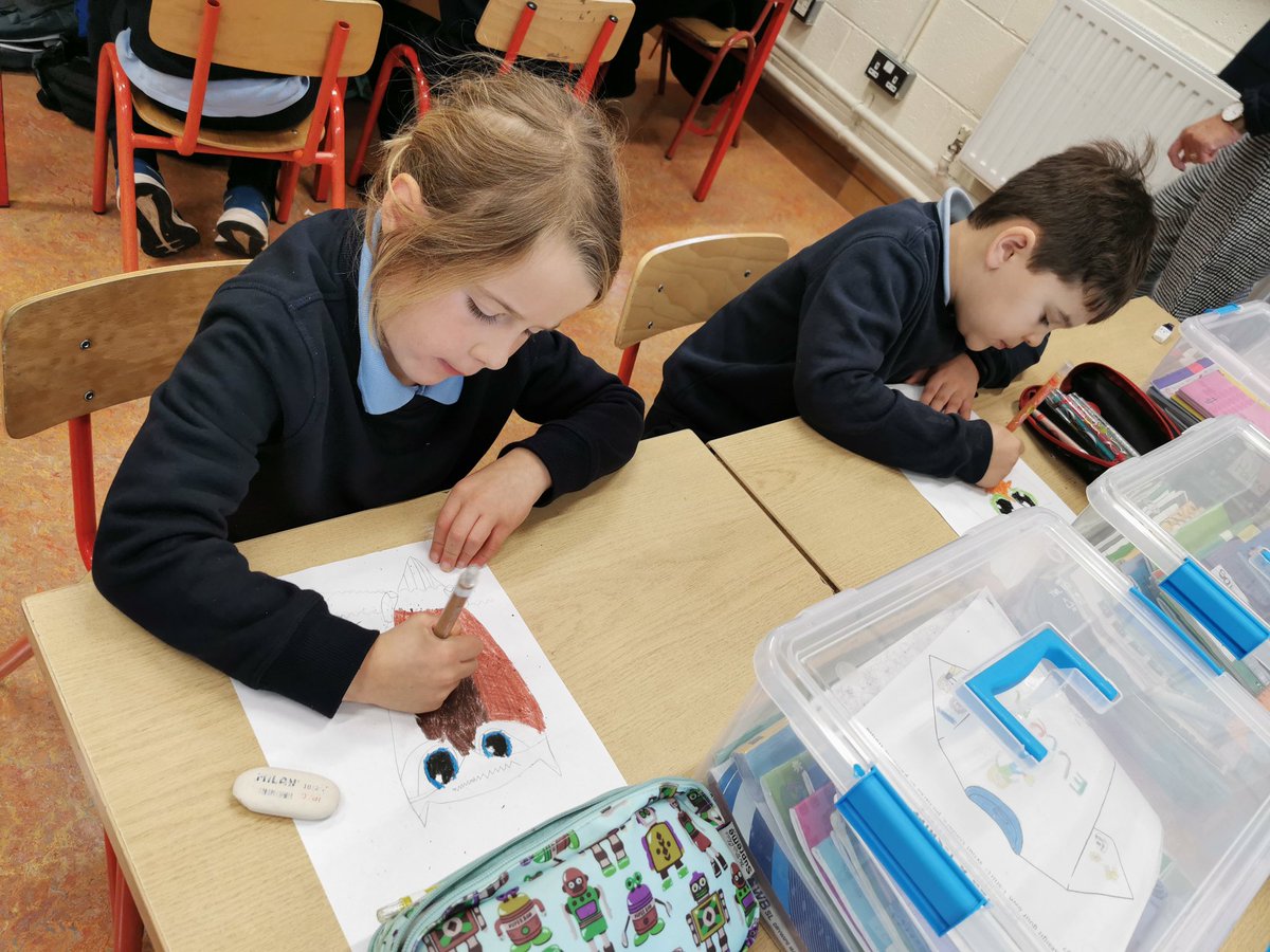 MsKane1stclass's tweet photo. Owl drawings @ArtforKidsHub https://t.co/BuunXpwHBE