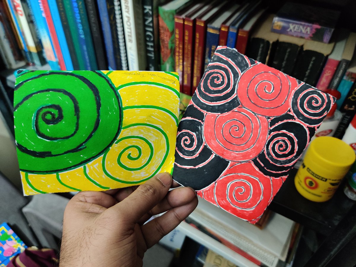 RamanujamIyeng1's tweet image. Coloured some #spirals using watercolour pens #spiral #spiralpatterns #spiraltangles