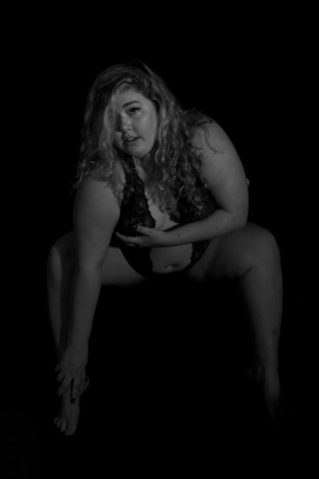 It&rsquo;s finally Friday! Any big weekend plans for you guys??   👻 Prem snap: Evelynnnho 👻   ⭐️🟣🟣 Onlyfans<a href="/tag/help"class="tags"><span>#help</span></a><a href="/tag/depression"class="tags"><span>#depression</span></a><a href="/tag/suicideawareness"class="tags"><span>#suicideawareness</span></a><a href="/tag/suicideprevention"class="tags"><span>#suicideprevention</span></a>