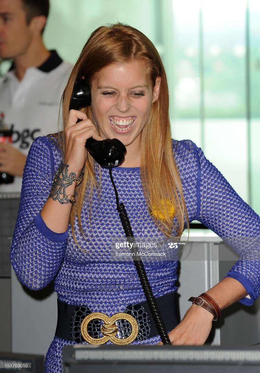 Sarah and Beatrice were back a year later in 2012. Btw I LOVE Beatrice's look here!