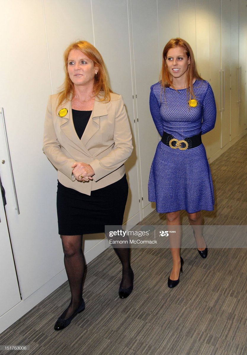 Sarah and Beatrice were back a year later in 2012. Btw I LOVE Beatrice's look here!