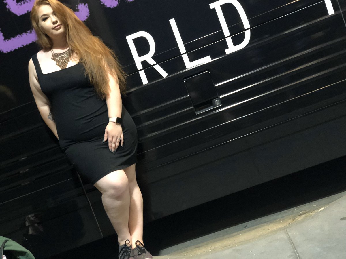 Reckless__RED's tweet photo. Bruh a year and 50 pounds can do wonders. #down75 #soyouthinkimskinny https://t.co/O57n4PIbNC
