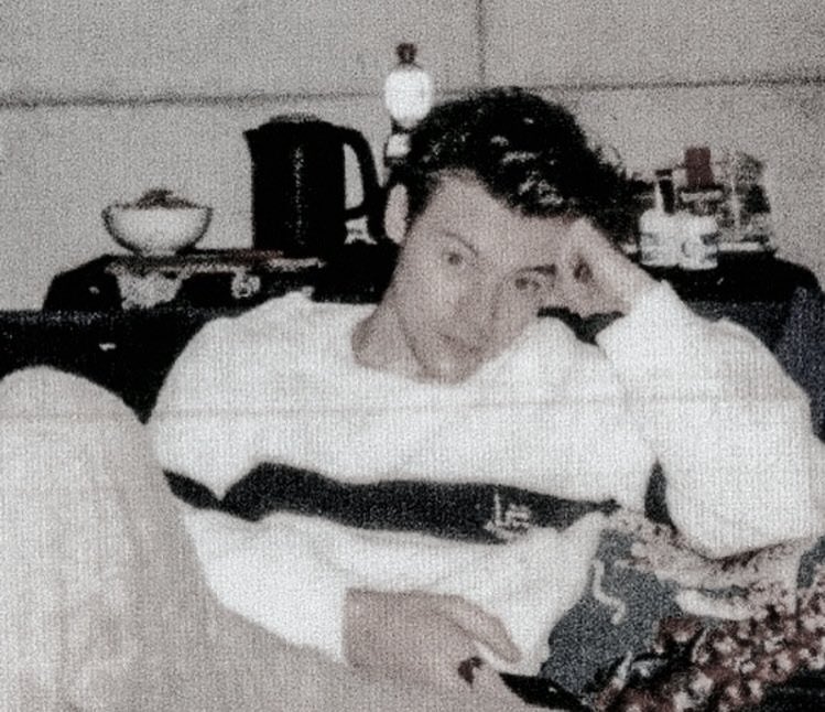 finelinests's tweet photo. I’m sorry but a 1950’s movie was made for harry styles https://t.co/GaqN2eAxtd