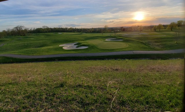 ShakerRunGolf's tweet photo. Twilight pricing at Shaker Run now starts at 3pm Monday - Saturday, and 1pm on Sundays. Who's ready for some late in the day fall golf. #GrowTheTree https://t.co/2FIO5fXjcO
