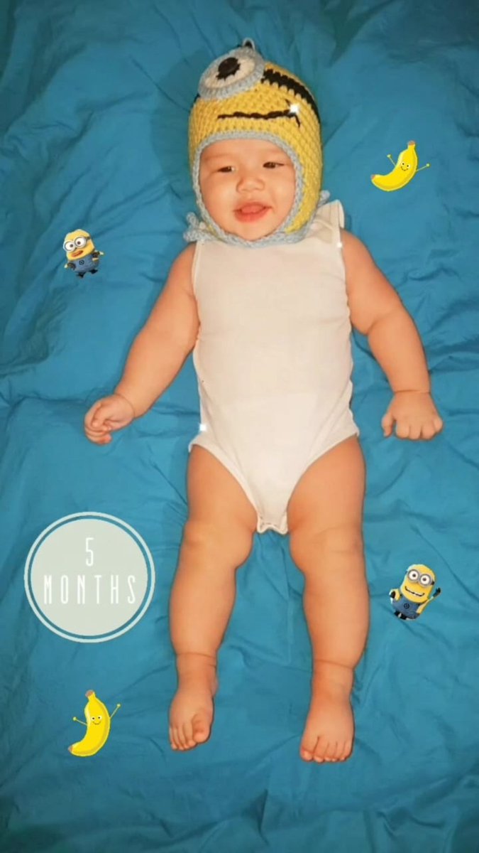 vanahreyes's tweet photo. my little minion turned 5 months🍌💛 https://t.co/VEr61WInM2