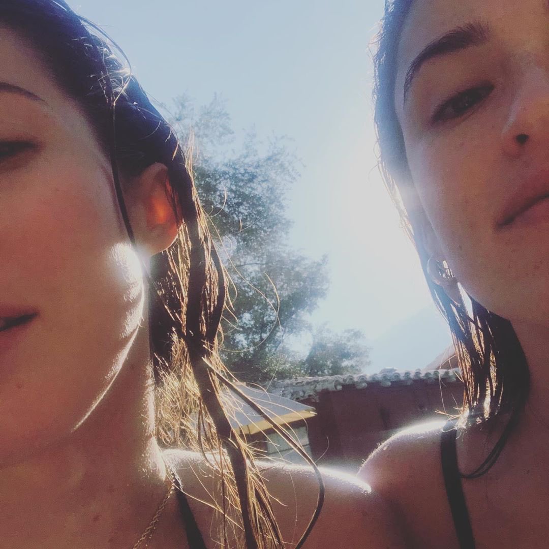 This weekend is your last chance to send me vids of you and your best friend. I’ll put you in the video and it’ll be so cute! Go get nostalgic for pre-covid in your photos 👯‍♀️ bit.ly/BFSfanvid