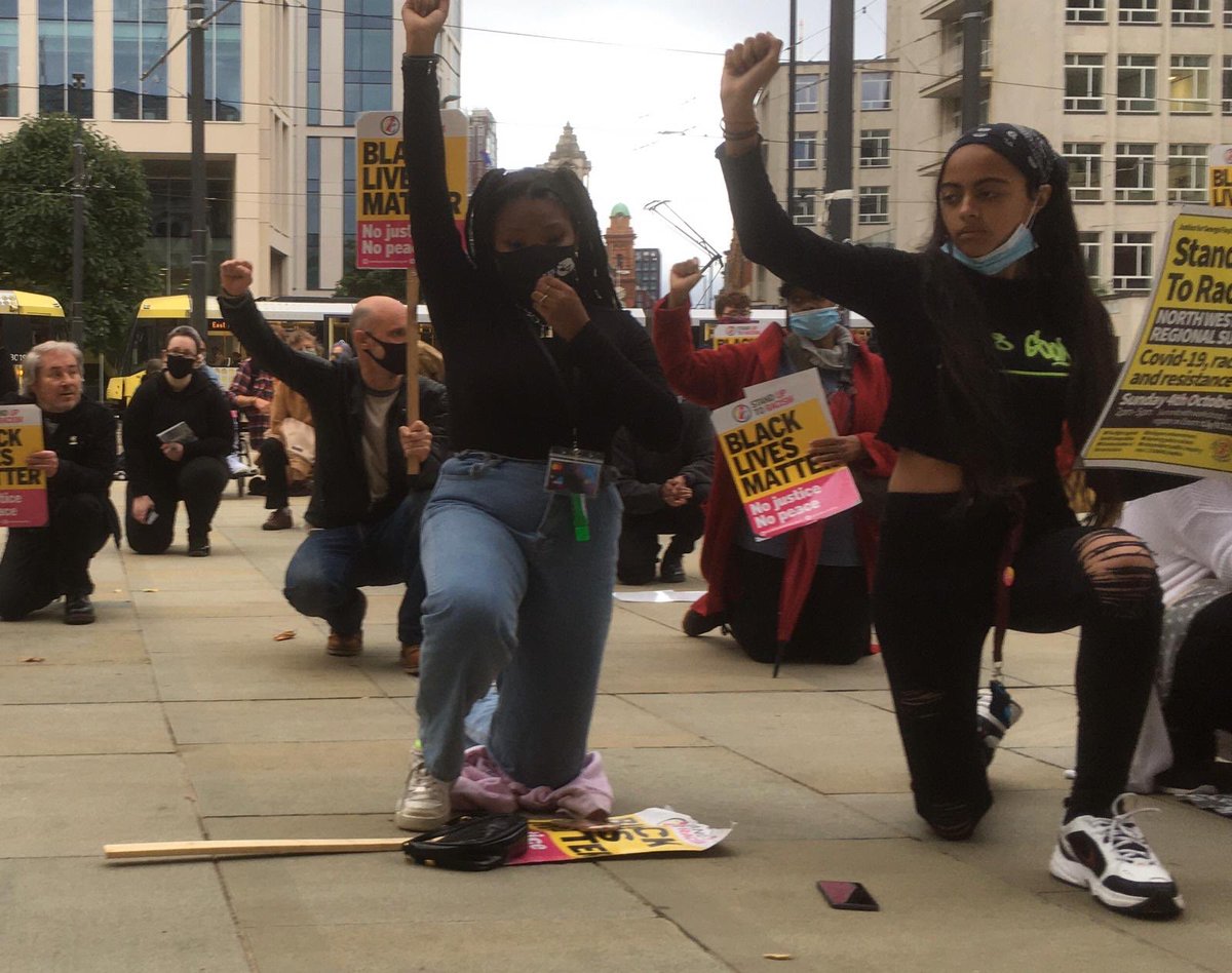 AntiRacismDay's tweet photo. Here’s @Manchester_SUTR #TakeTheKnee to say #JusticeForGeorgeFloyd #BlackLivesMatter end police racism US & UK #ScrapS60 #theukisnotinnocent https://t.co/mMEdGYNuXO