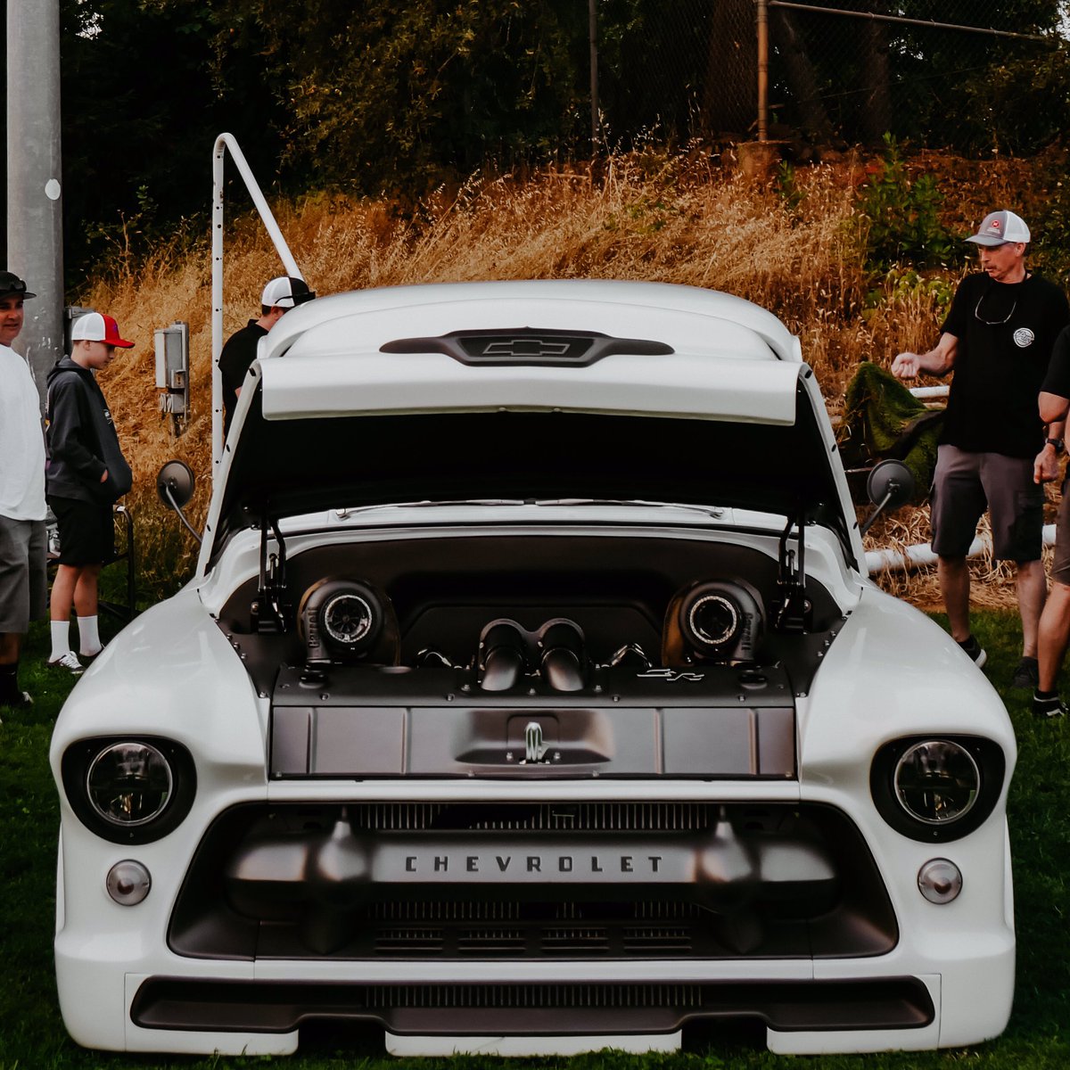 Betoz_209's tweet photo. 1955 Crew cab Twin Turbo Diesel 1000WHP
#C10intervention https://t.co/pNxaIOm0ac