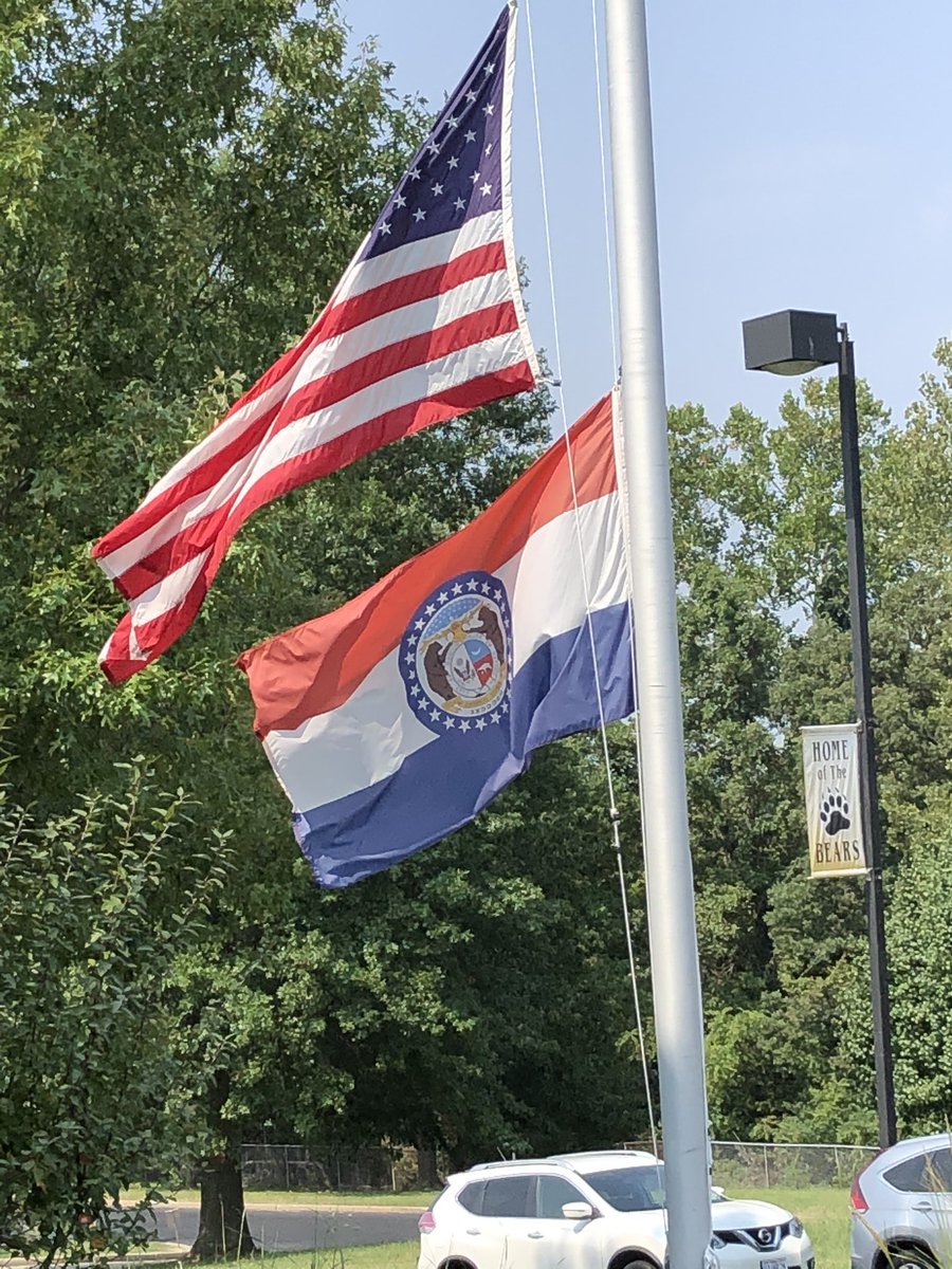 Principal_RES's tweet photo. Please join @RogersElem in honoring the memory of the lives lost on September 11, 2001. @MehlvilleSD, #OneRoger! https://t.co/KbIx2v7SLY