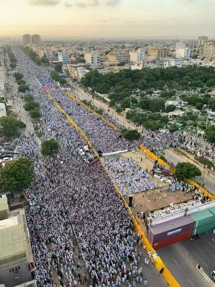 ansarkhanawf's tweet photo. ماشاء اللہ آج کراچی عظمت صحابہ مارچ کا منظر اس ٹویٹ کو لازمی ریٹویٹ کریں دجالی میڈیا اسکو نہیں دکھائے گا https://t.co/iHrbLFZ0GO https://t.co/EtJS0uoQU3