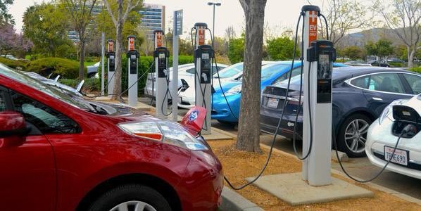  #Democrats will repair, modernize &expand our highways,roads, bridges &airports, including by installing 500,000 public charging stations for electric vehicles,ensuring our passenger transportation systems are resilient to impacts of climate change &using safe,modern design 5/12