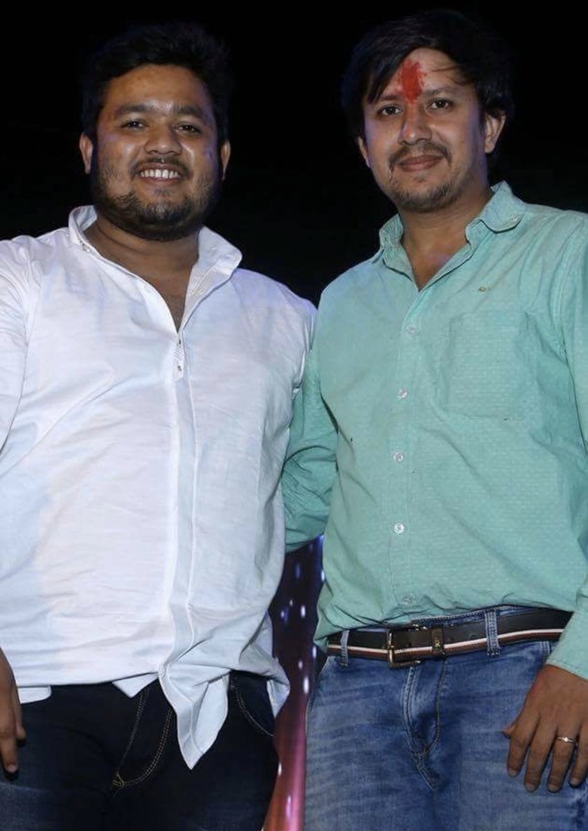 MendolaRatnesh's tweet photo. मेरे बड़े भाई हर कदम पर मेरा साथ देने वाले मध्यप्रदेश के युवराज युवा विधायक आदरणीय आकाश भैय्या को जन्मदिन की बहुत बहुत बधाई बाबा महांकाल की कृपा आप पर सदेव यूँही बनी रहे ...!!!

सदेव आपका - रत्नेश मैंदोला @AkashVOnline @KailashOnline @Ramesh_Mendola https://t.co/1ykUOdNHP0