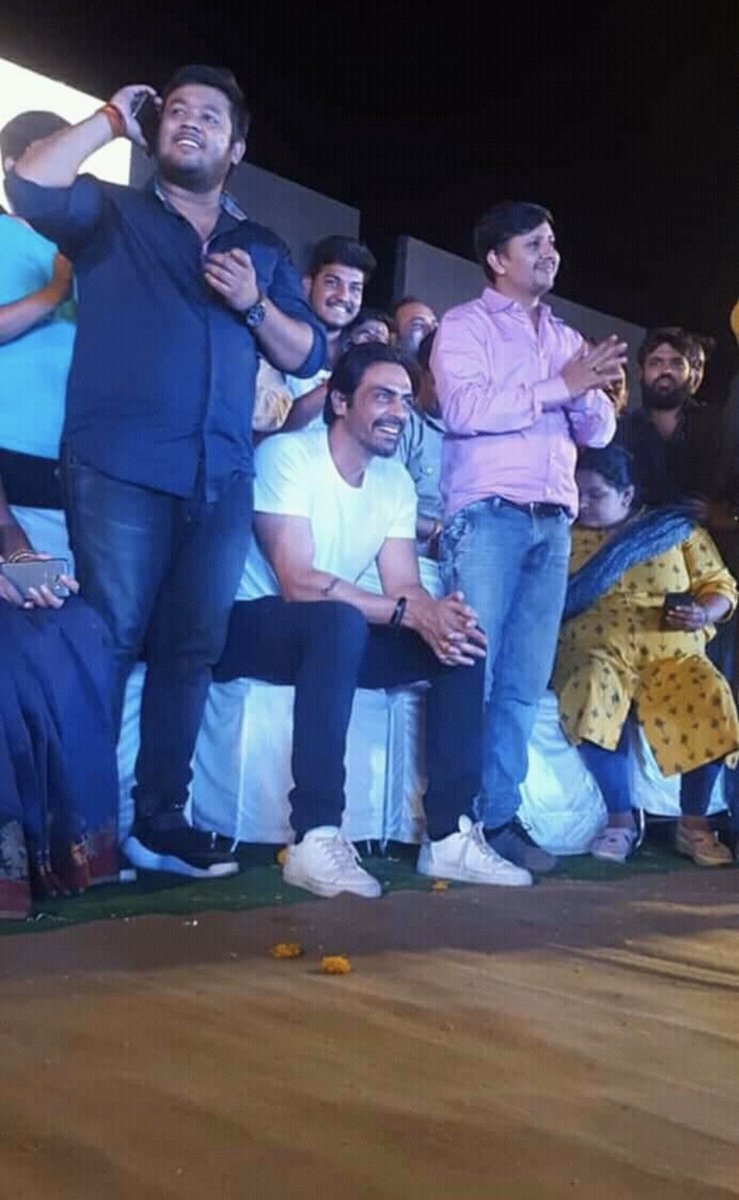 MendolaRatnesh's tweet photo. मेरे बड़े भाई हर कदम पर मेरा साथ देने वाले मध्यप्रदेश के युवराज युवा विधायक आदरणीय आकाश भैय्या को जन्मदिन की बहुत बहुत बधाई बाबा महांकाल की कृपा आप पर सदेव यूँही बनी रहे ...!!!

सदेव आपका - रत्नेश मैंदोला @AkashVOnline @KailashOnline @Ramesh_Mendola https://t.co/1ykUOdNHP0